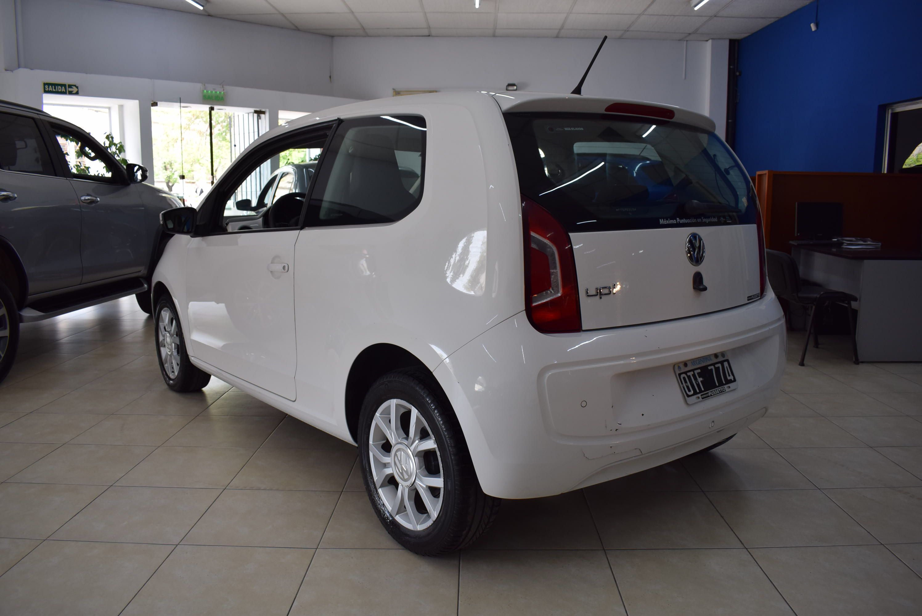 Volkswagen UP HIGH 3 PTAS 5