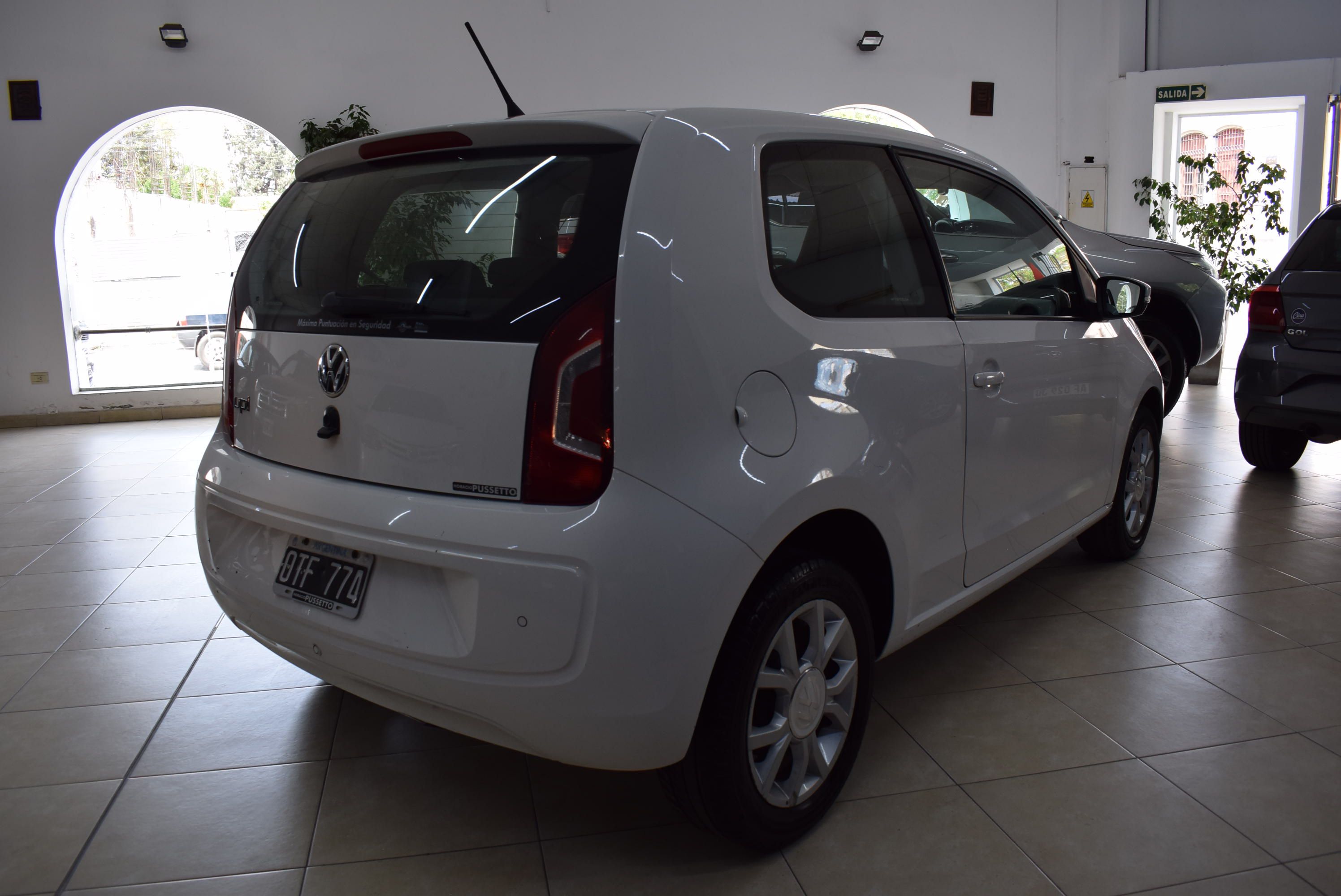 Volkswagen UP HIGH 3 PTAS 7