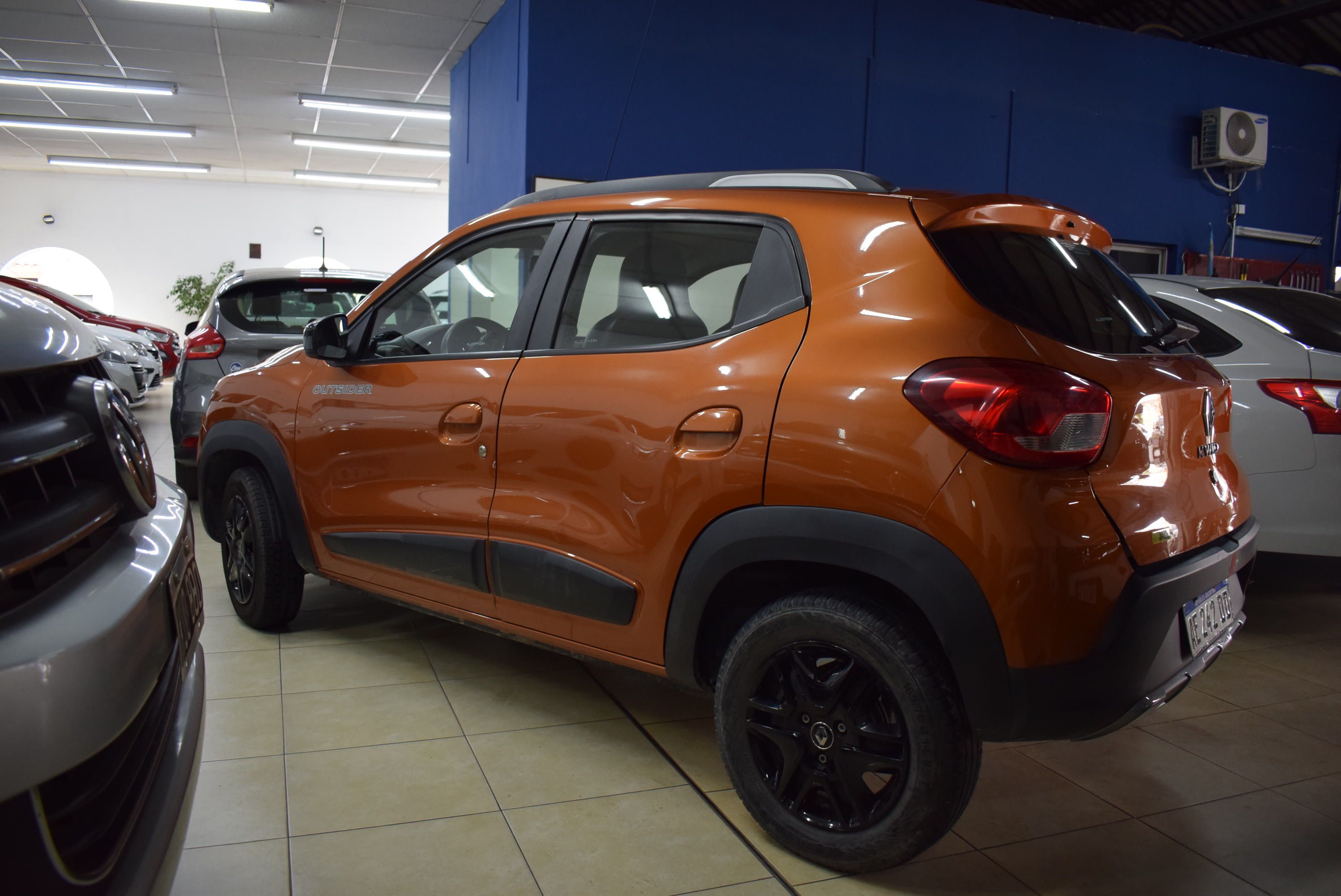Renault KWID OUTSIDER 1.0 6