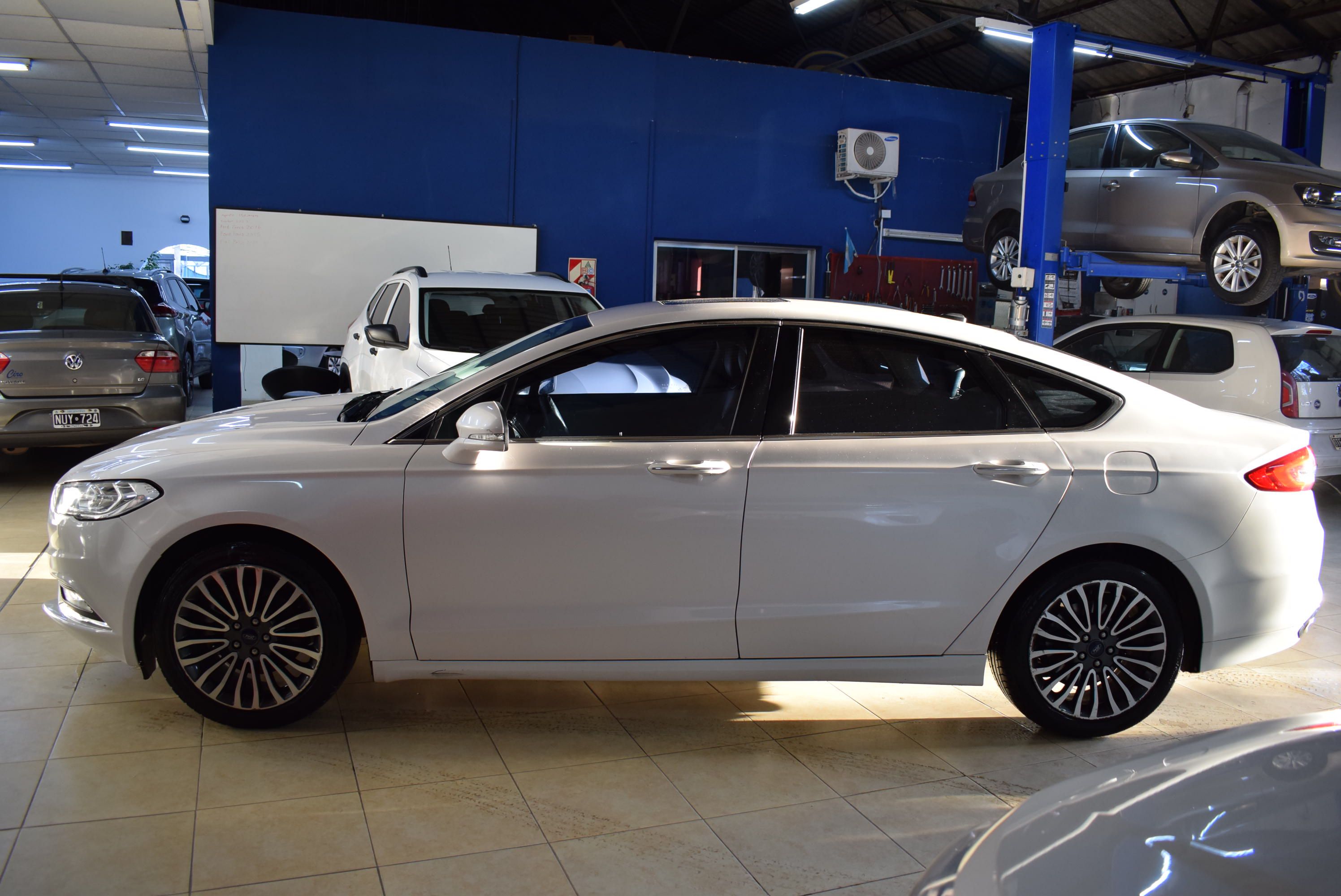 Ford MONDEO 2.0 SEL  ECOBOOST 9