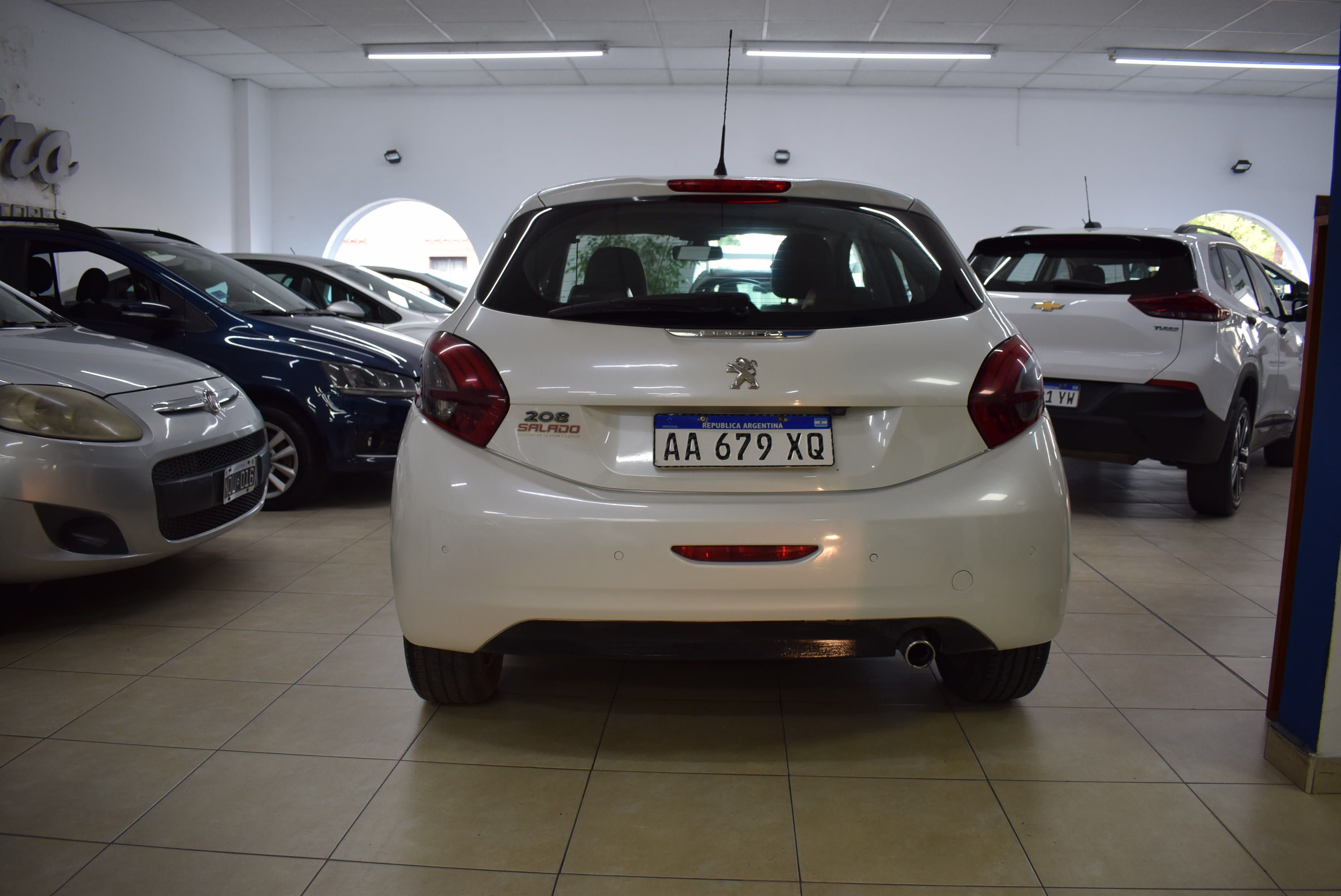 Peugeot 208 FELINE 1.6 8