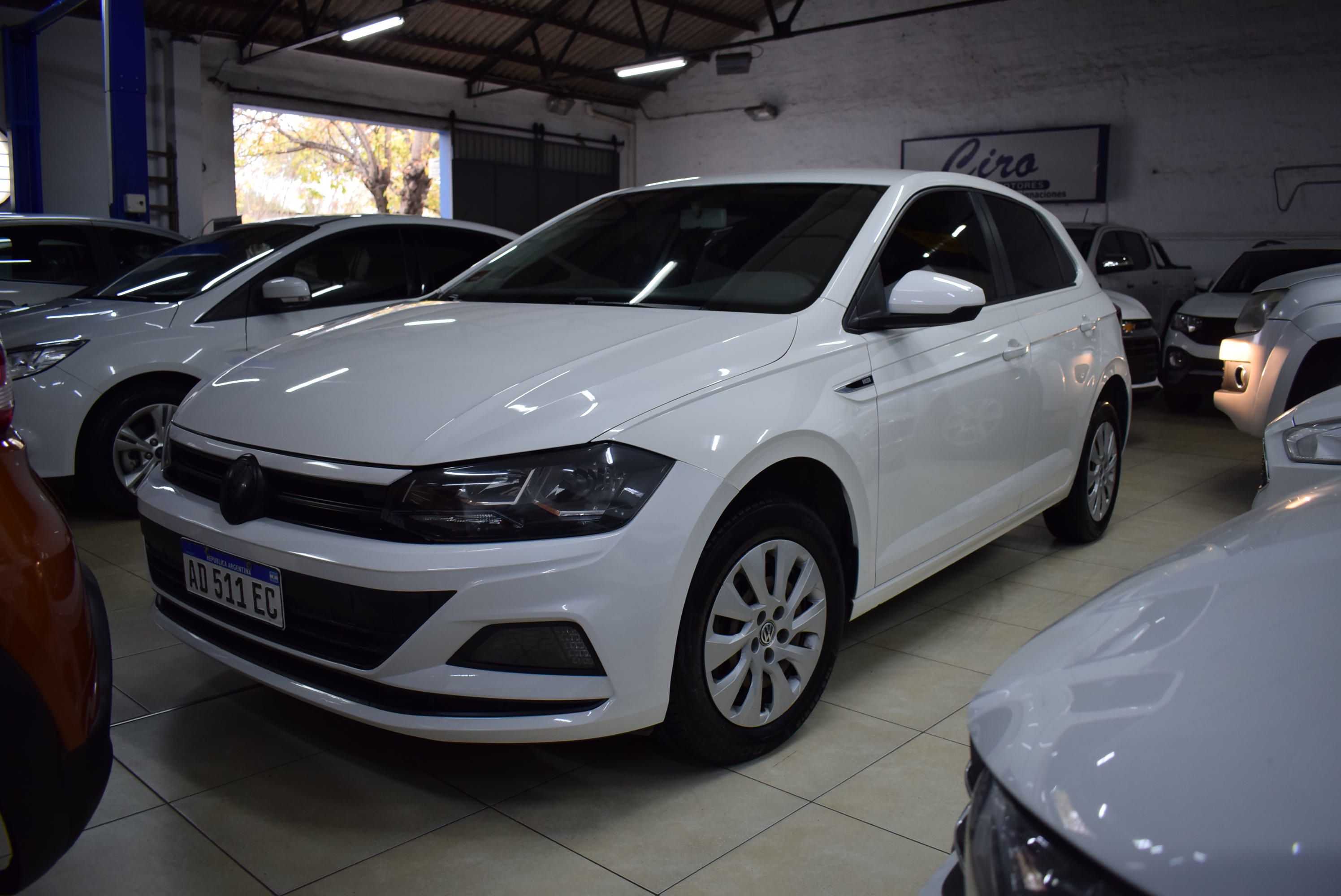 Volkswagen POLO TRENDLINE1.6 MSI MT 1