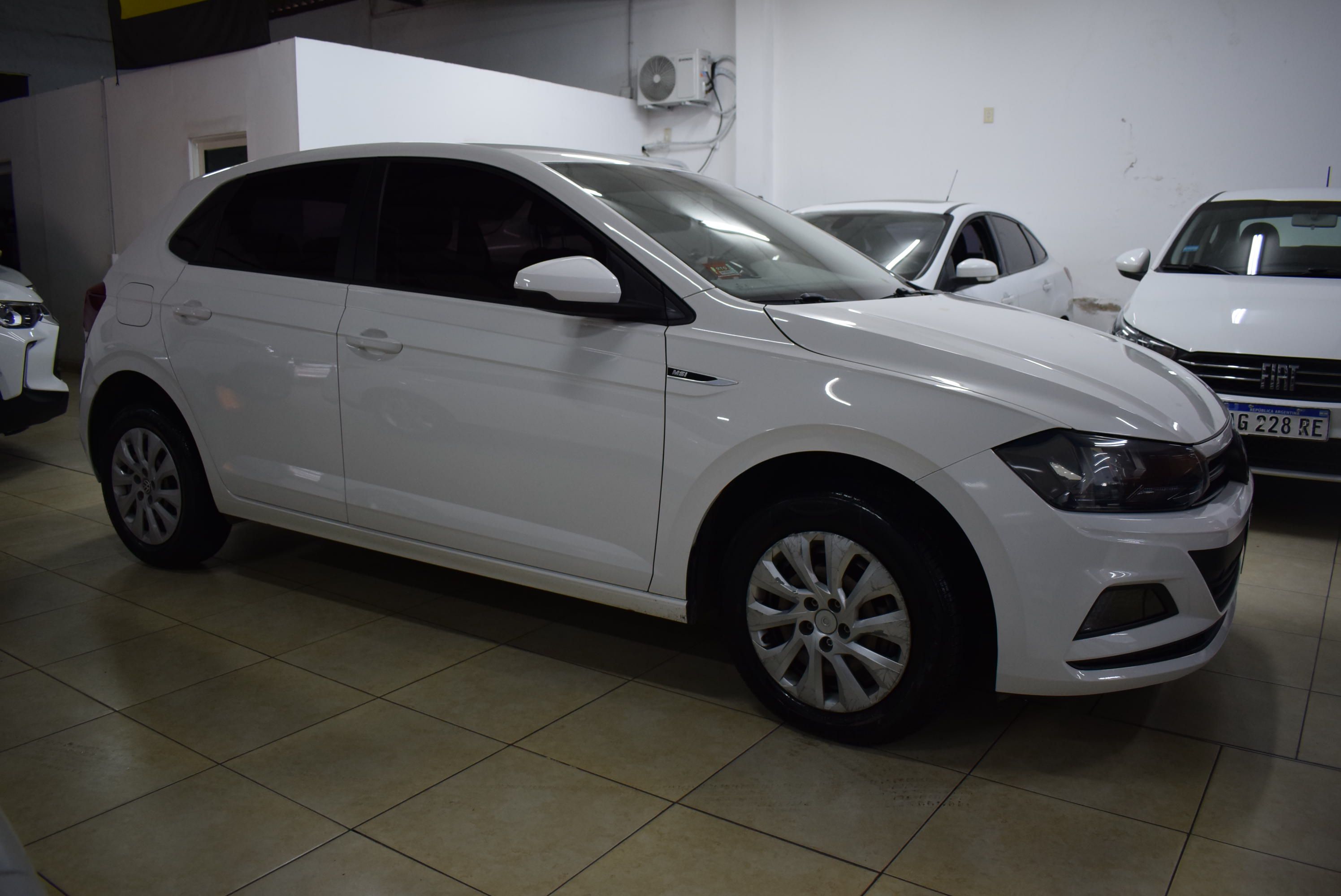 Volkswagen POLO TRENDLINE1.6 MSI MT 2