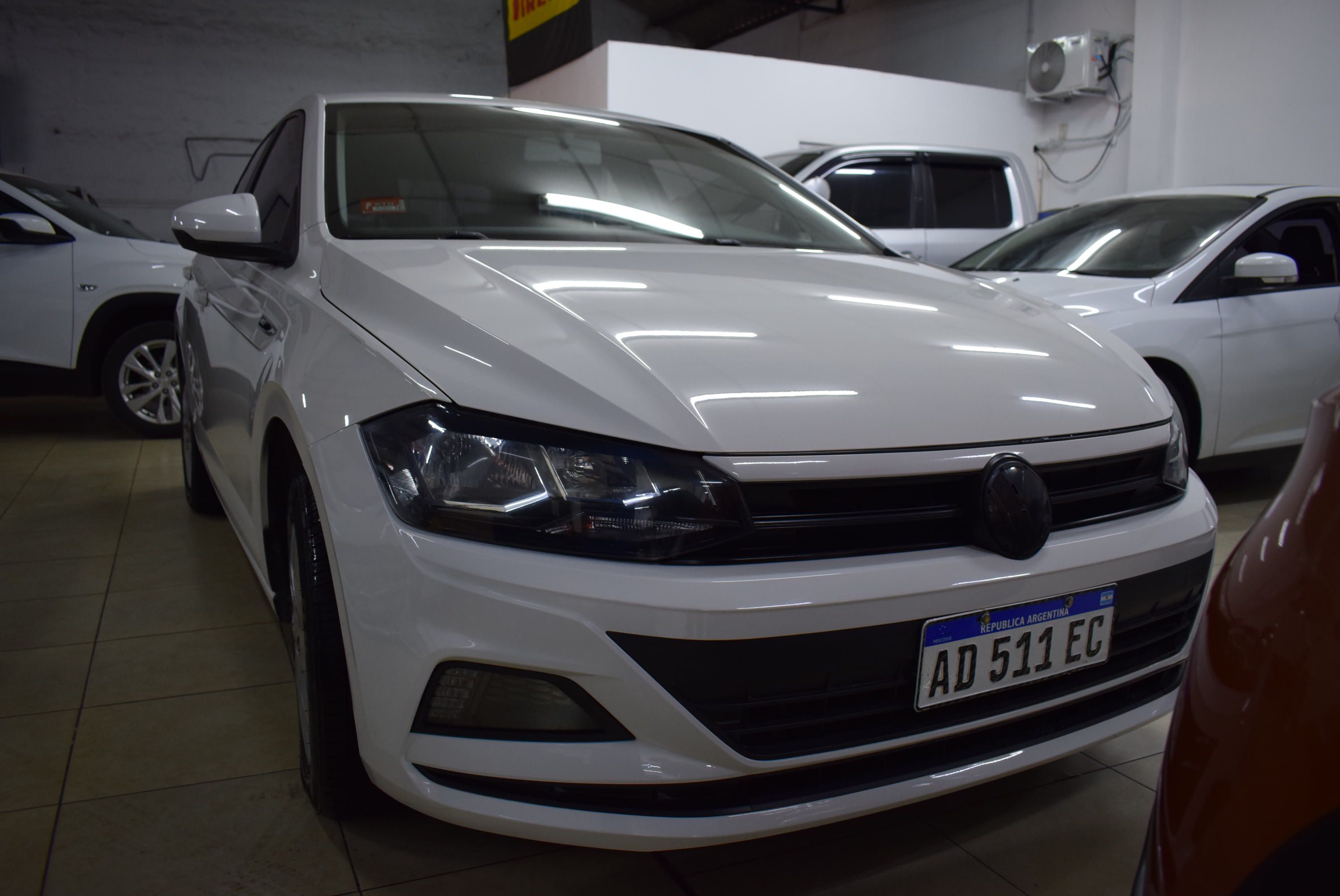 Volkswagen POLO TRENDLINE1.6 MSI MT 3