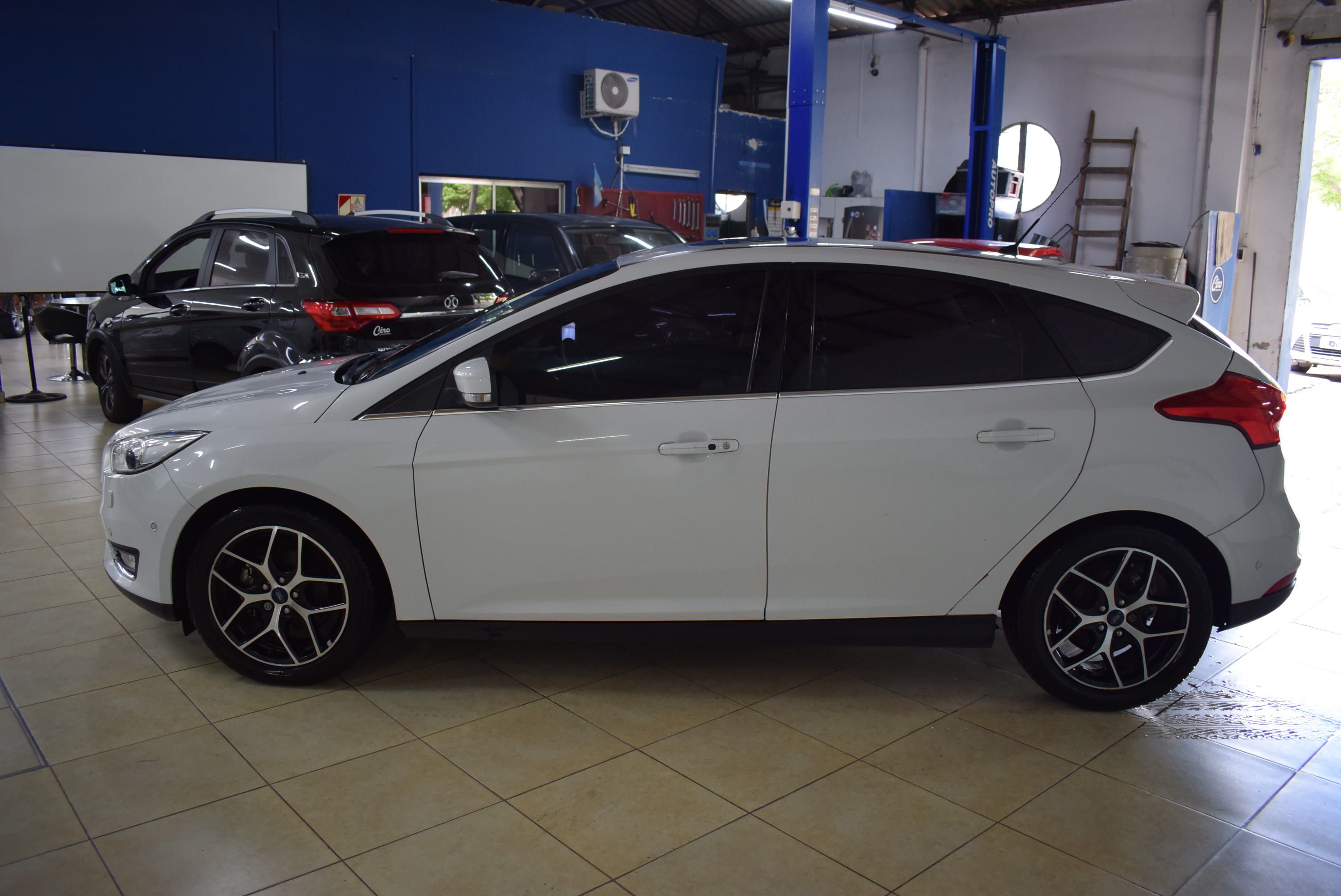 Ford FOCUS TITANIUM AT 2