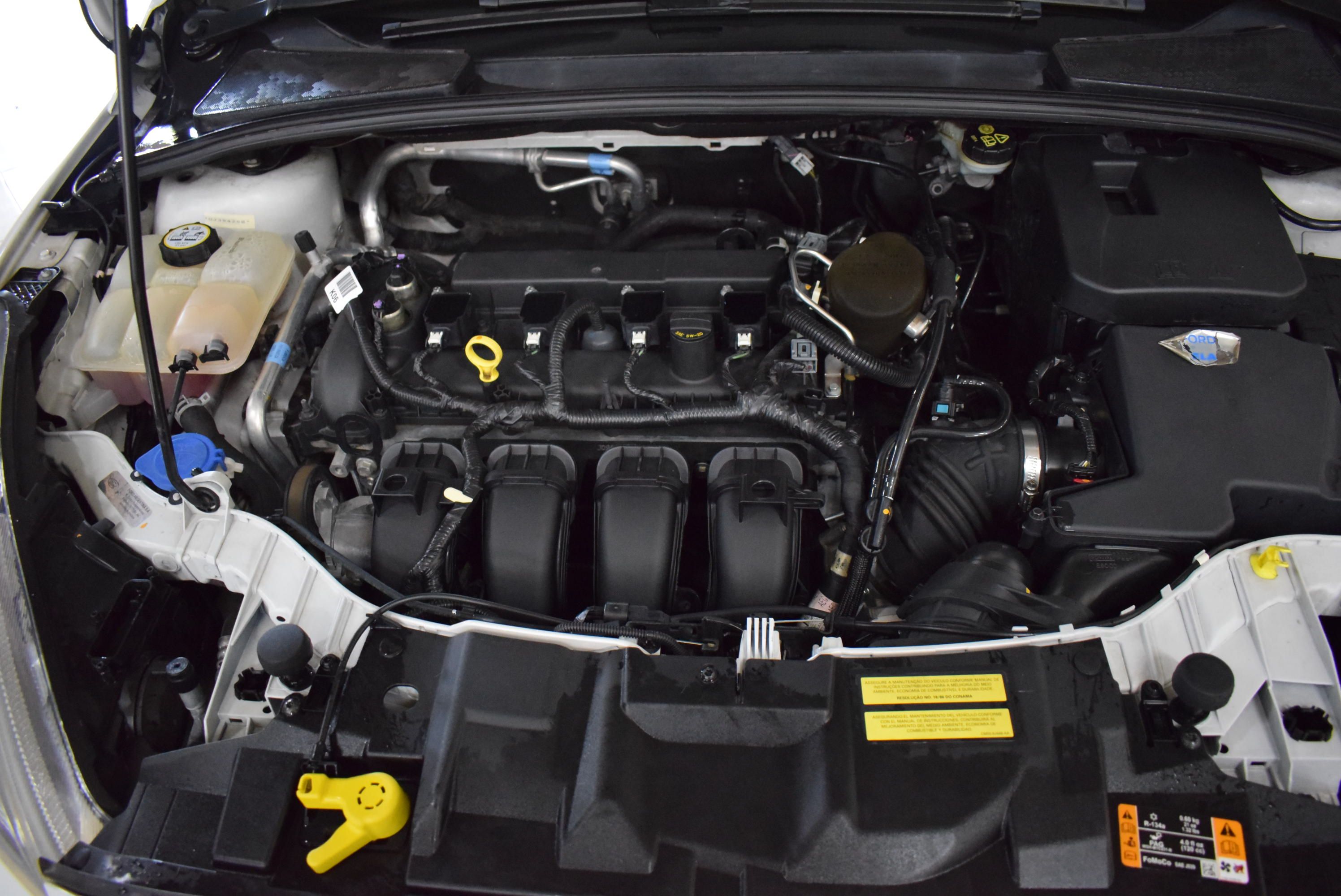 Ford FOCUS TITANIUM AT 8