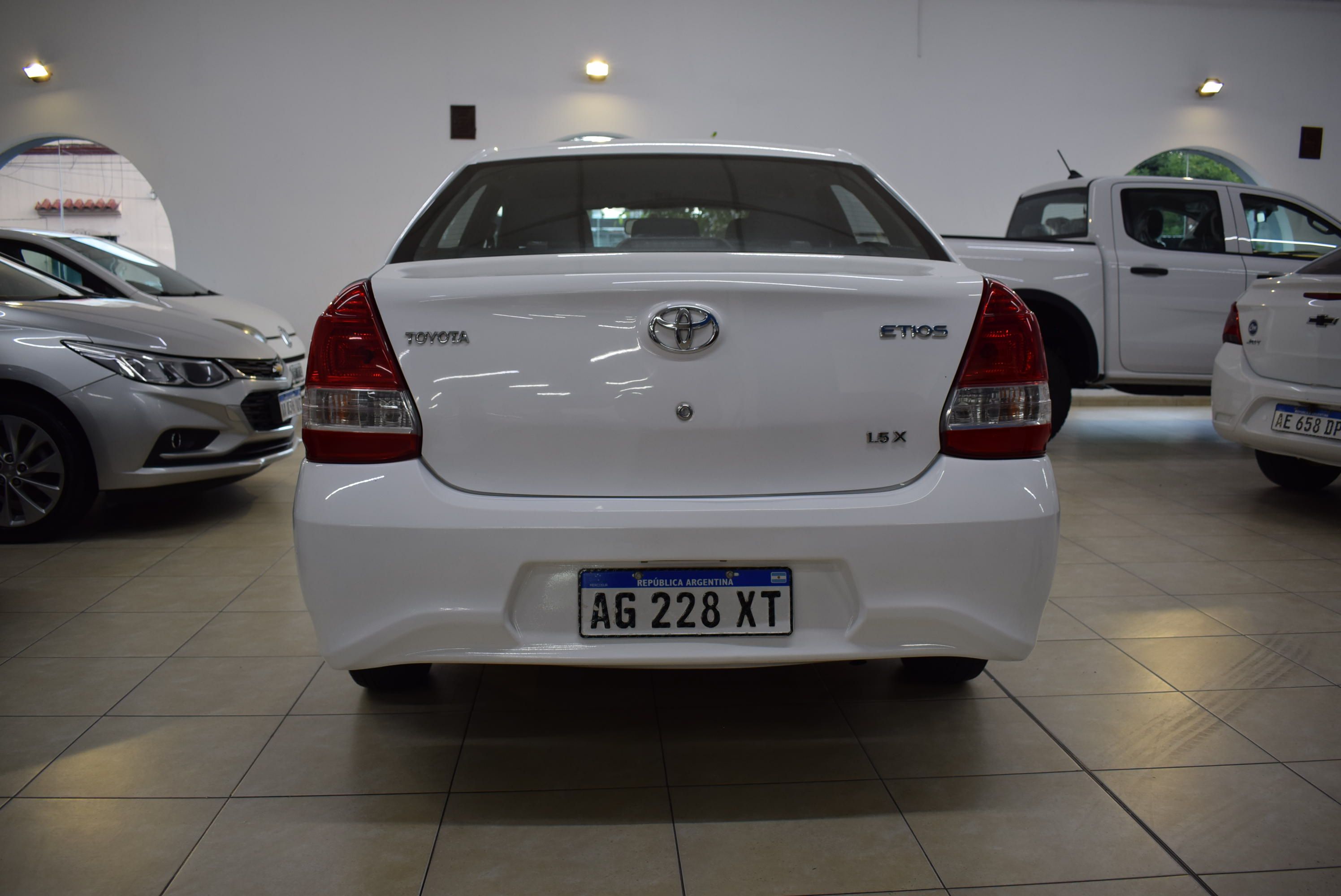 Toyota ETIOS X 1.5 MT 7