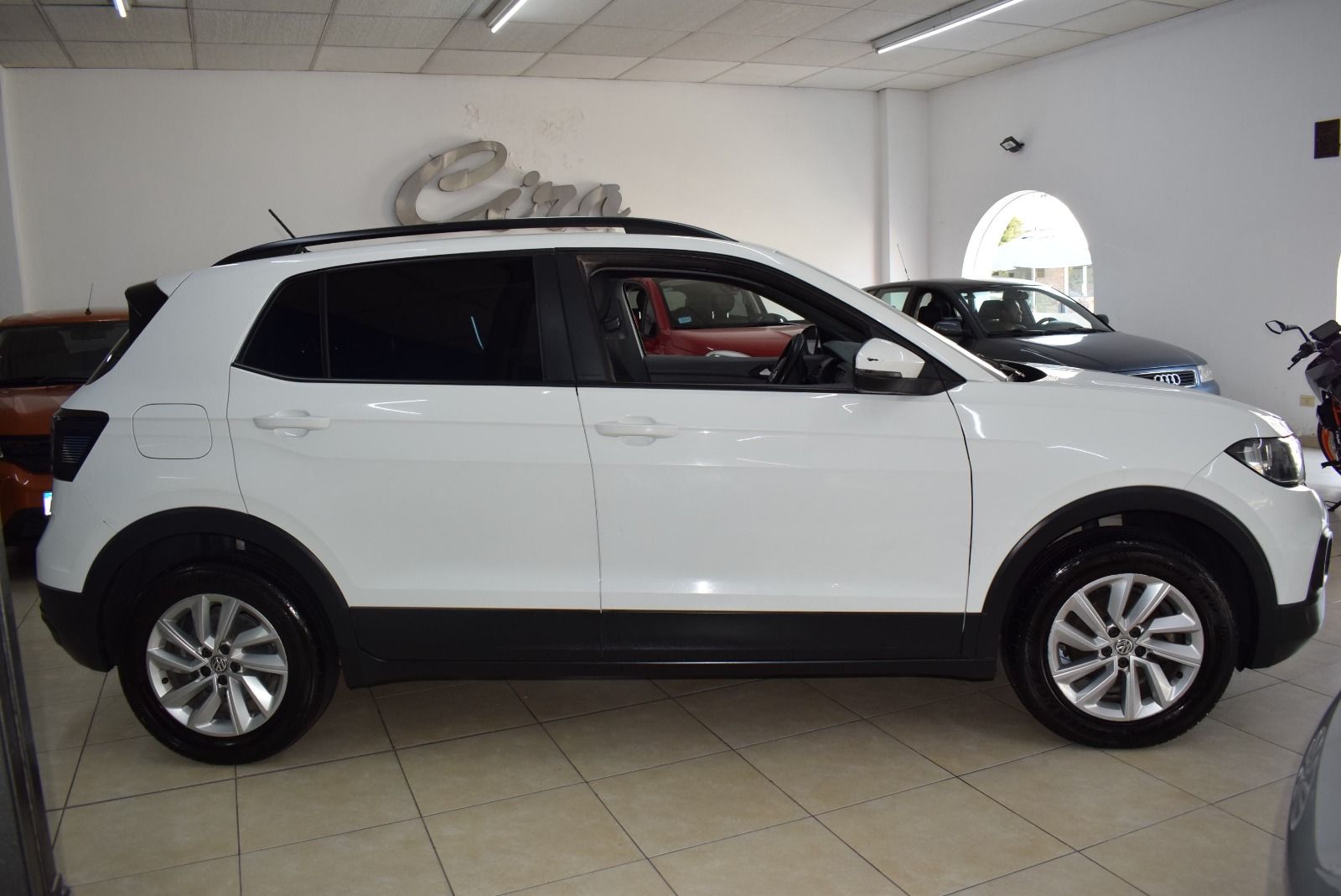 Volkswagen TCROSS TRENDLINE 1.6 2