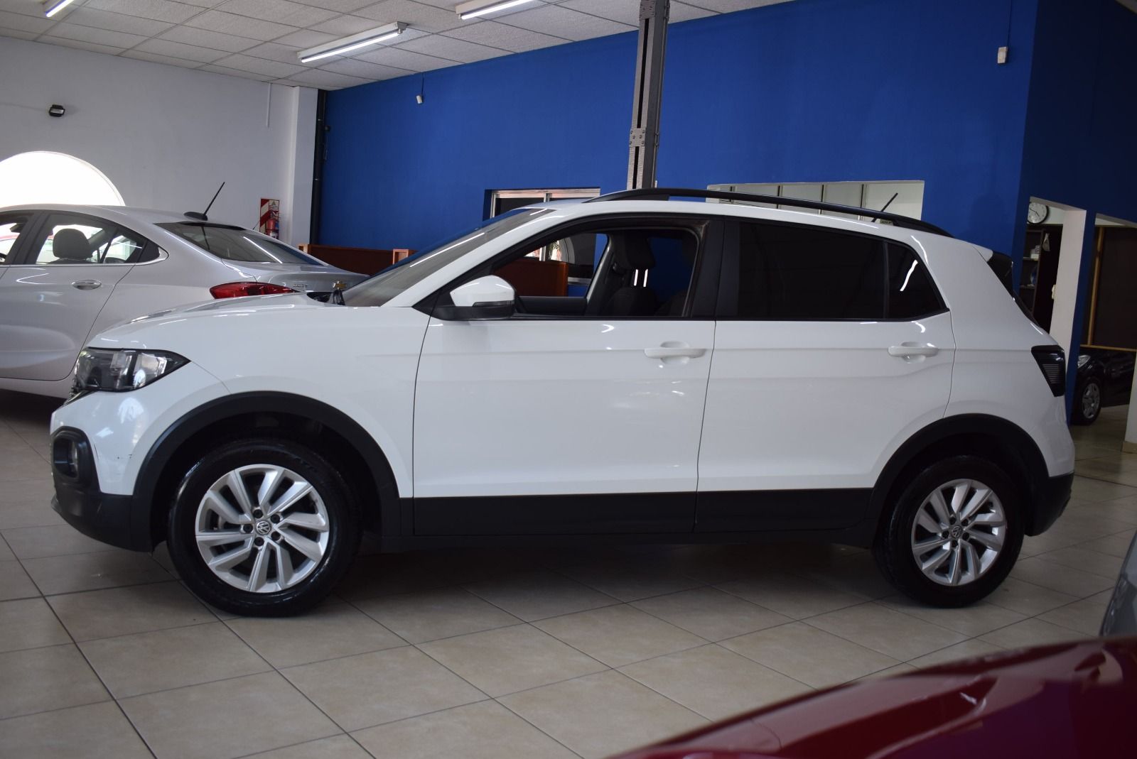 Volkswagen TCROSS TRENDLINE 1.6 8